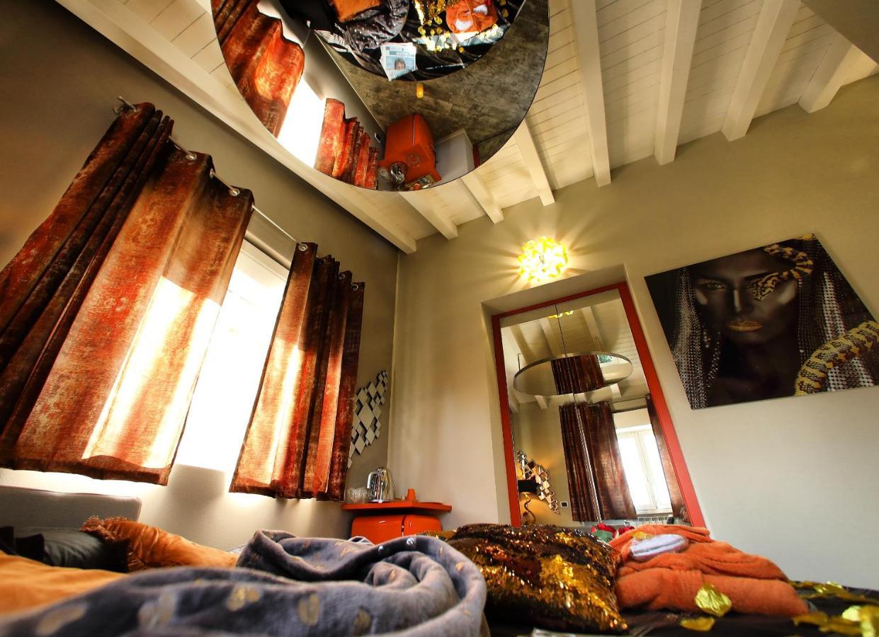 B&B Bellavista Exclusive In Zona Centrale Con Piscina Riscaldata E Jacuzzi Vista Lago Desenzano del Garda Exterior photo