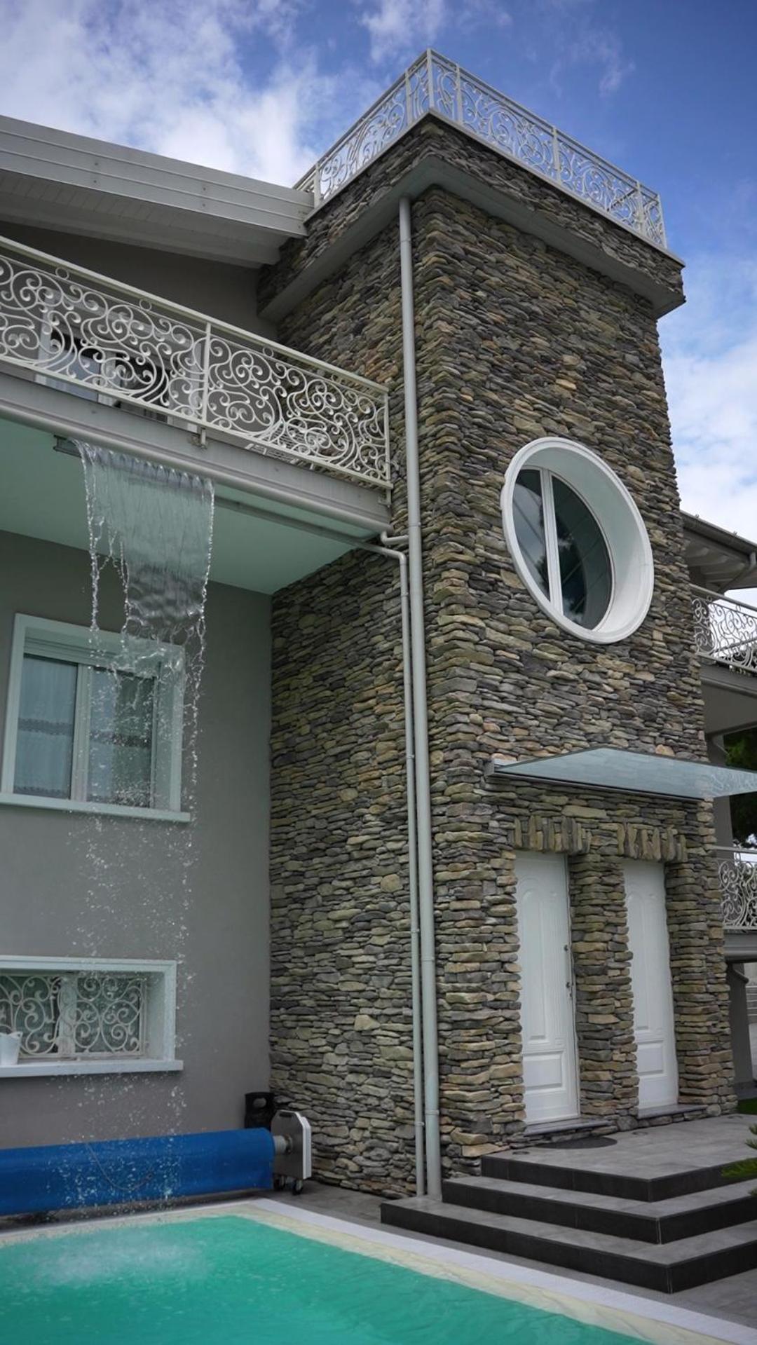B&B Bellavista Exclusive In Zona Centrale Con Piscina Riscaldata E Jacuzzi Vista Lago Desenzano del Garda Exterior photo